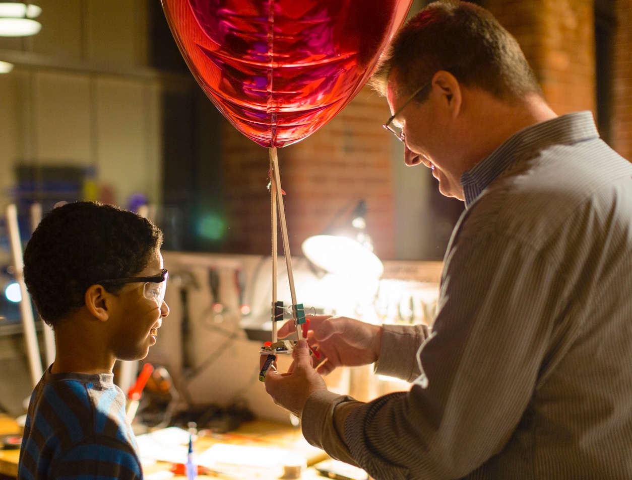 photo of helium balloon turned into flying airship